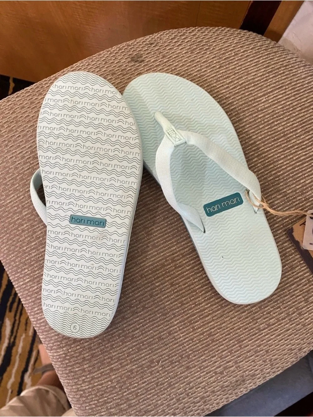 Hari Mari NWT Light Mint Flip Flop Sandals